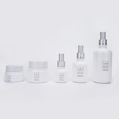 qualité  Multifunctional Cosmetic Plastic Bottles With Pump Matte / Shiny Finish usine