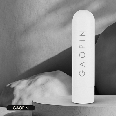 Bouteille vide en plastique de compression de shampooing de HDPE avec le chapeau 250ml Matt Surface givré noir blanc de disque