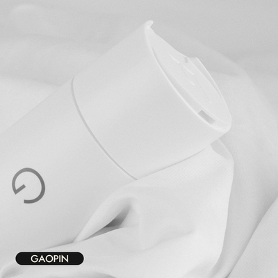 Bouteille vide en plastique de compression de shampooing de HDPE avec le chapeau 250ml Matt Surface givré noir blanc de disque