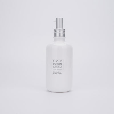 bouteilles en plastique cosmétiques de 50ml 40ml 250ml avec la pompe en aluminium de traitement
