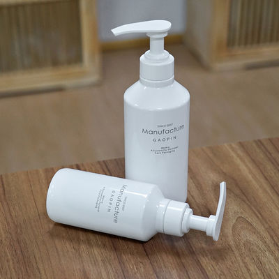 Le shampooing blanc d'ANIMAL FAMILIER de QS met la pompe en bouteille de lotion de 300ml 500ml pour le conditionneur pour cheveux
