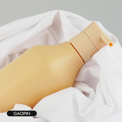 le shampooing 350ml en plastique met l'emballage en bouteille cosmétique de lotion avec la pompe d'or